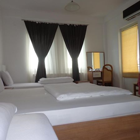 Hotel Rio Pristina Exterior photo